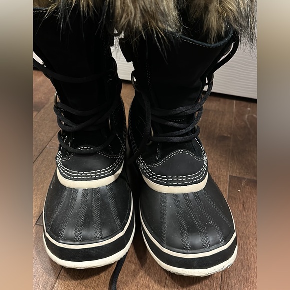 SOLD - Sorel Winter Boots - Picture 1 of 7